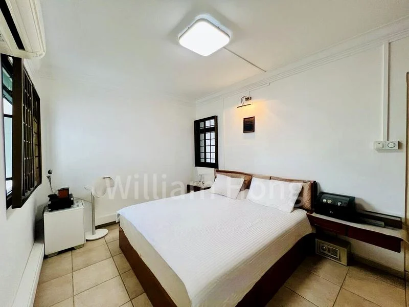 5 Room (5I) HDB for Sale in 203B Compassvale Road - Image 1