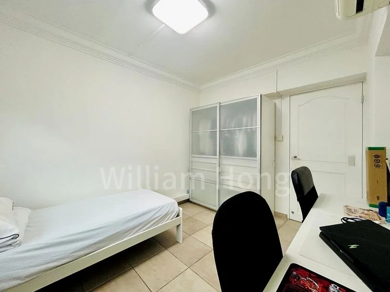 5 Room (5I) HDB for Sale in 203B Compassvale Road - Image 2