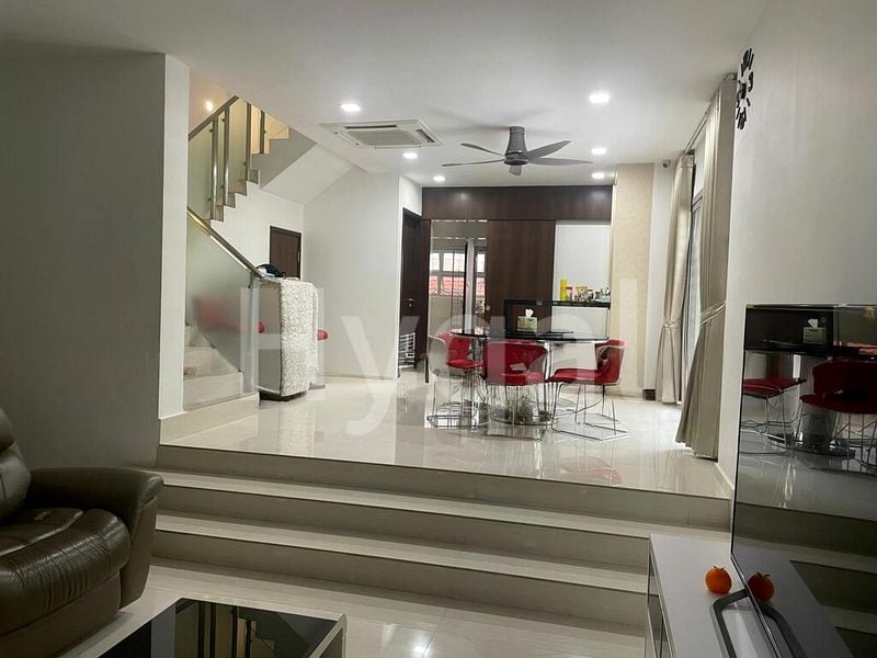 6 Bed Corner Terrace (Landed) for Sale in  Bulim Drive - Image 1