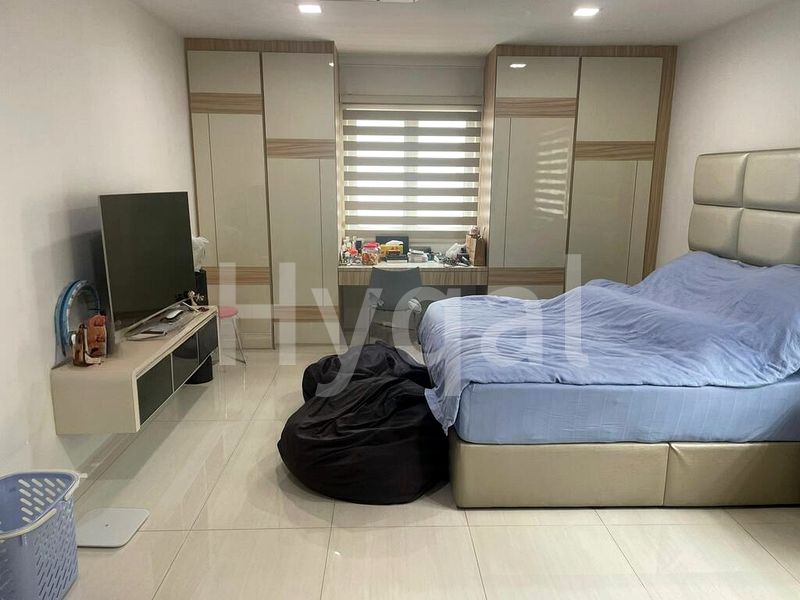 6 Bed Corner Terrace (Landed) for Sale in  Bulim Drive - Image 5