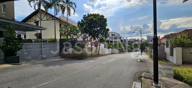 4 Bed Semi-Detached House (Landed) for Sale in  Sommerville Road - Image 2