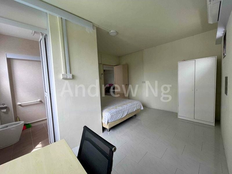 Master Room (HDB) for Rent in 430 Bukit Panjang Ring Road - Image 2