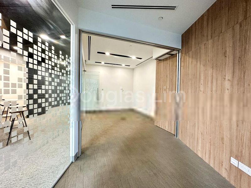 Office for Rent: Plus 2,000 Sq Ft Office/Shop on Main Street, Downtown Complex - Image 2