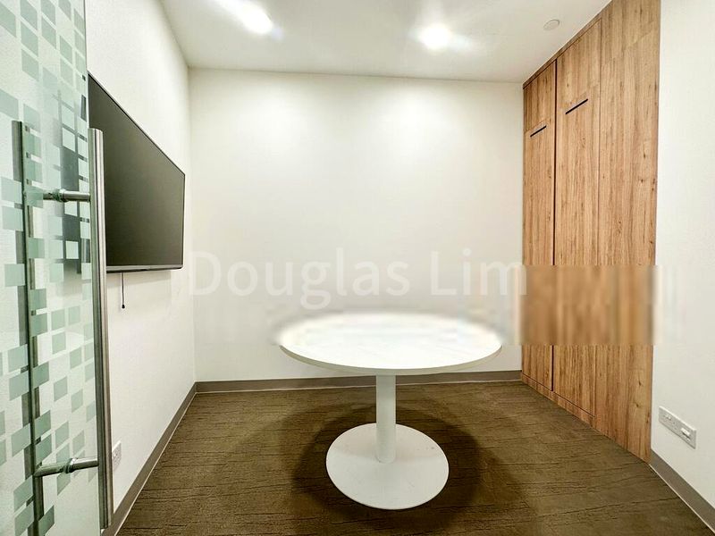 Office for Rent: Plus 2,000 Sq Ft Office/Shop on Main Street, Downtown Complex - Image 5