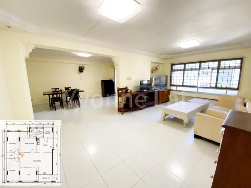 5 Room (5I) HDB for Rent in  842F Tampines Street 82 - Image 1