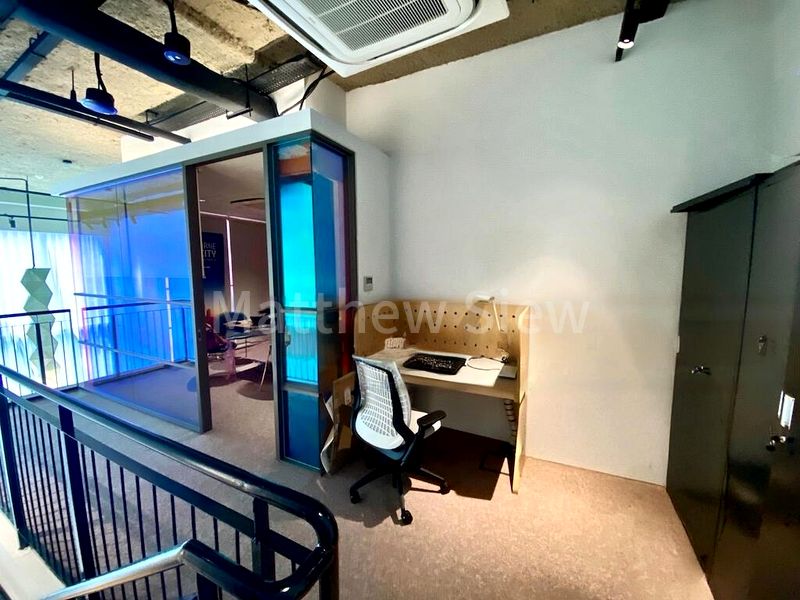 Office for Rent: Tahir Building - Image 3