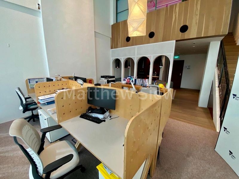 Office for Rent: Tahir Building - Image 2