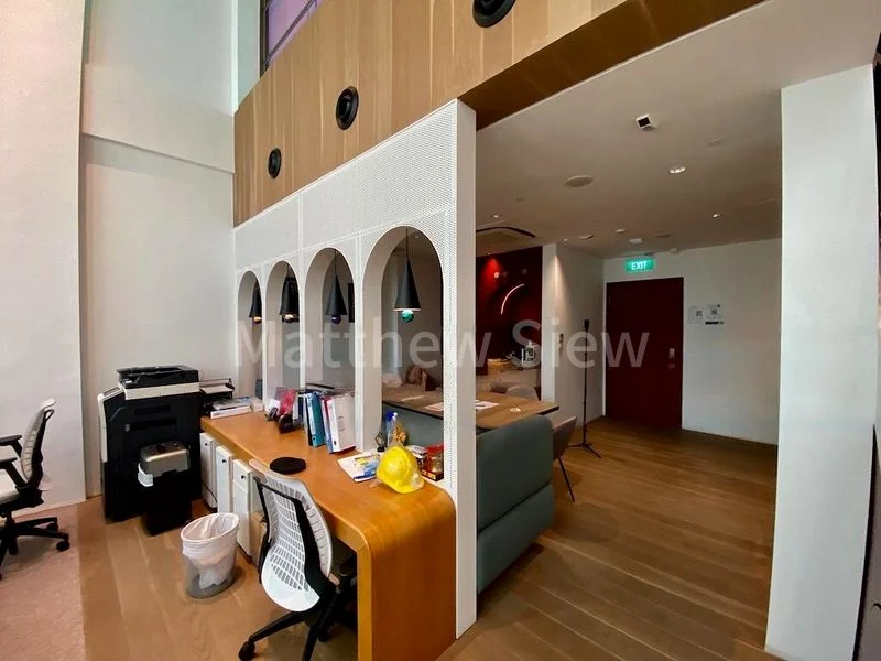 Office for Rent: Tahir Building - Image 1