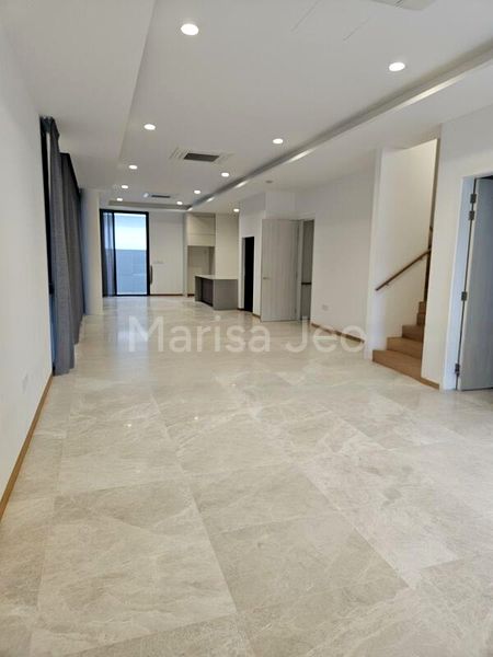 5 Bed Semi-Detached House (Landed) for Sale in  Hong Kong Park - Image 11