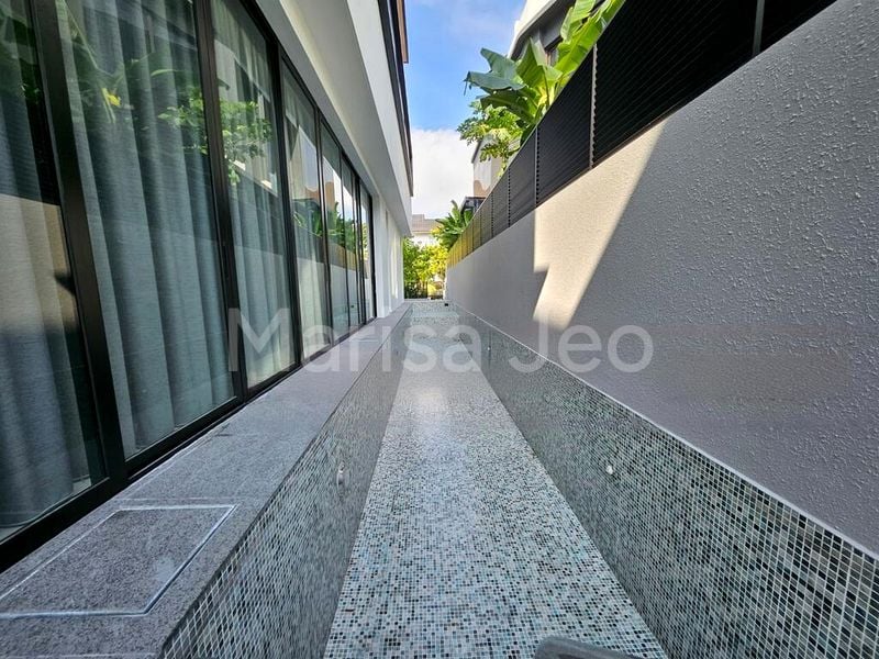 5 Bed Semi-Detached House (Landed) for Sale in  Hong Kong Park - Image 3