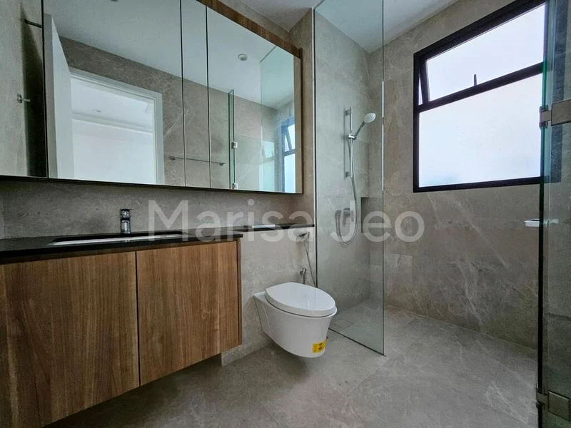 5 Bed Semi-Detached House (Landed) for Sale in  Hong Kong Park - Image 4