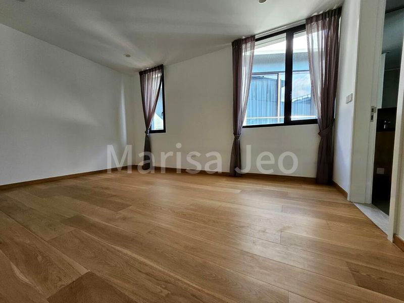 5 Bed Semi-Detached House (Landed) for Sale in  Hong Kong Park - Image 7