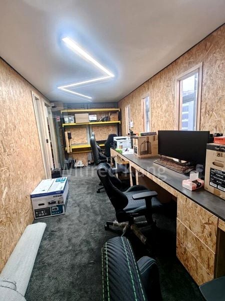 Light Industrial (B1) for Rent: Eldix - Image 4