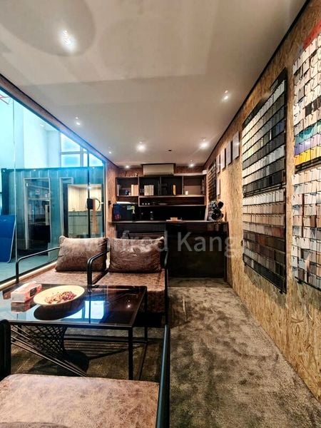 Light Industrial (B1) for Rent: Eldix - Image 2