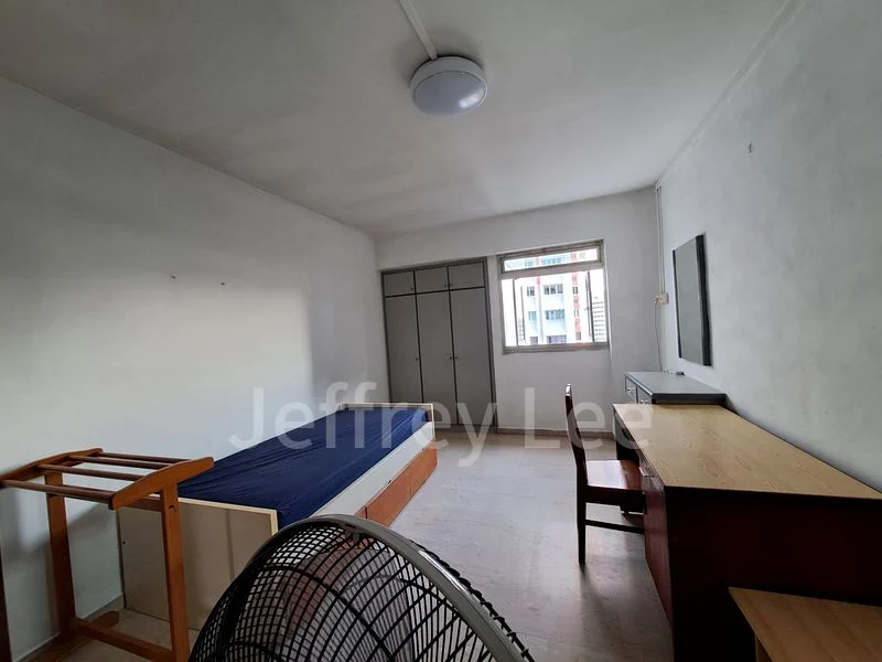 Common Room (HDB) for Rent in 107 Jurong East Street 13 - Image 2