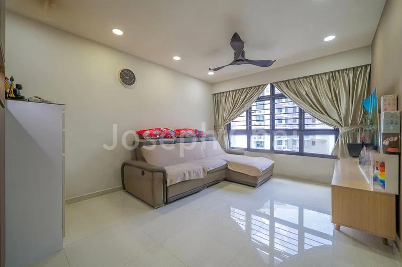 4 Room (4A) HDB for Sale in  274B Compassvale Bow - Image 2