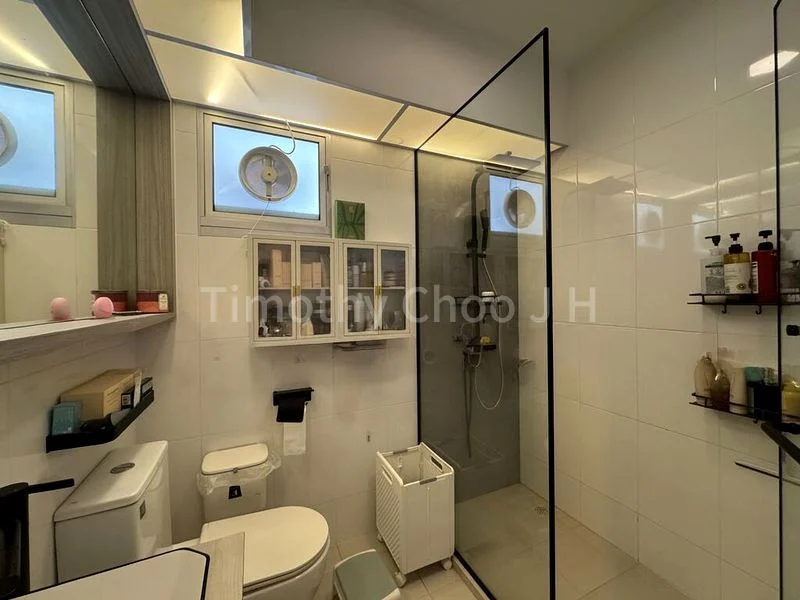 4 Room (4A) HDB for Sale in  409C Northshore Drive - Image 1