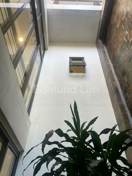 6 Bed Semi-Detached House (Landed) for Sale in  Holland Grove Drive - Image 3