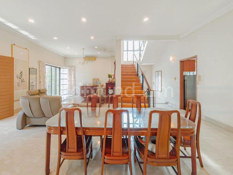 6 Bed Semi-Detached House (Landed) for Sale in  Holland Grove Drive - Image 6