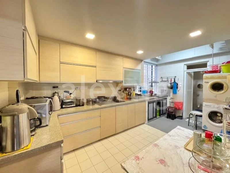 3 Bed Condo for Sale in Carissa Park Condominium - Image 3