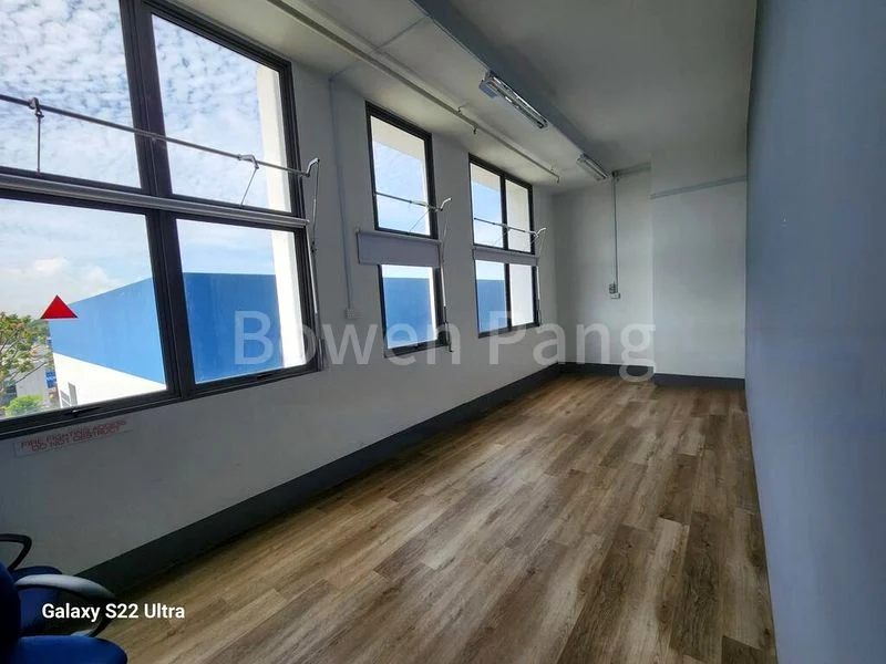 Light Industrial (B1) for Rent: The Westcom - Image 2