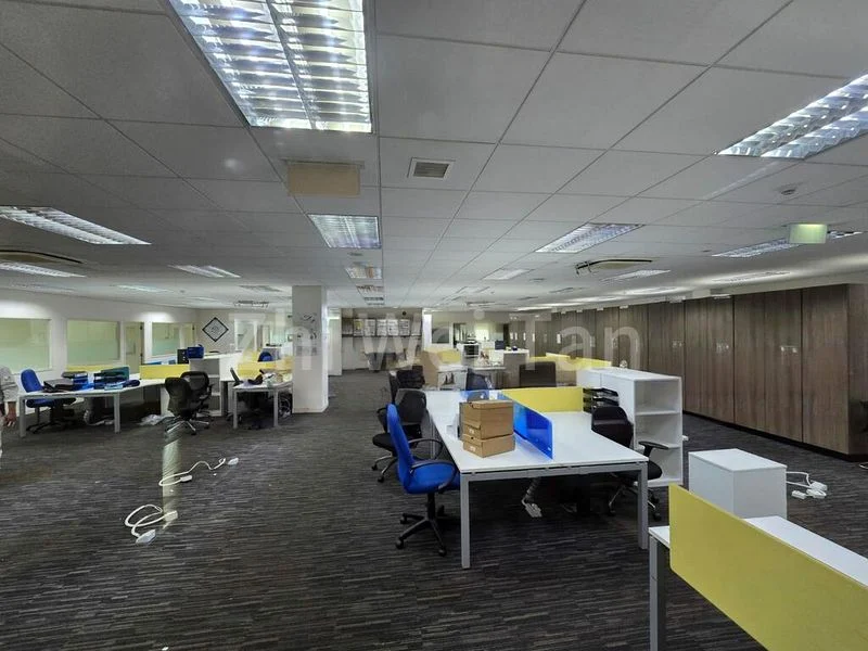 Warehouse for Rent: Flexible, Move-In Ready Office at 23 Gul Road - Image 8