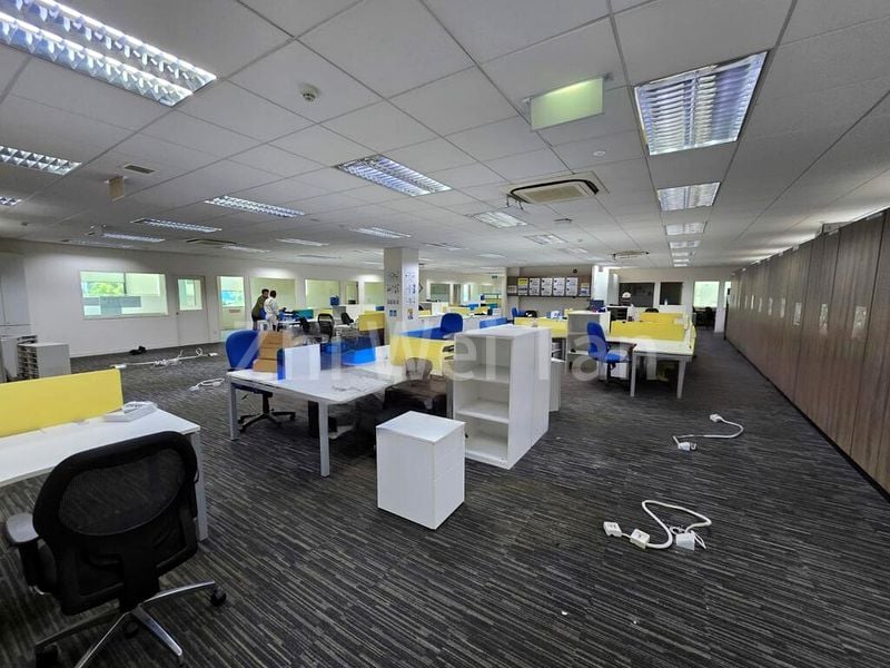 Warehouse for Rent: Flexible, Move-In Ready Office at 23 Gul Road - Image 7