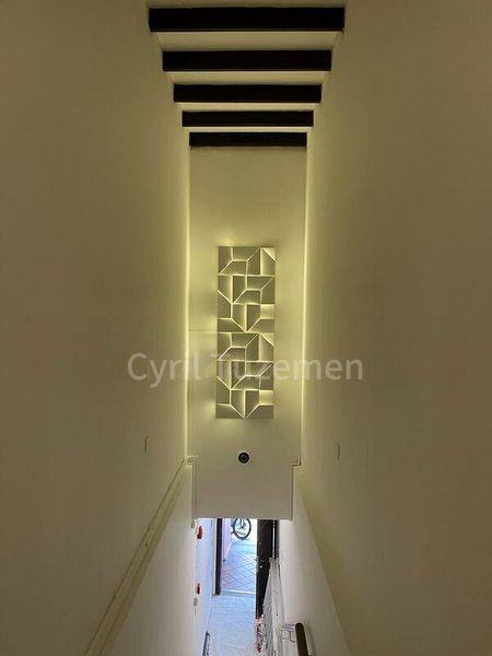 Shop / Shophouse for Rent: Circular Road - Image 2