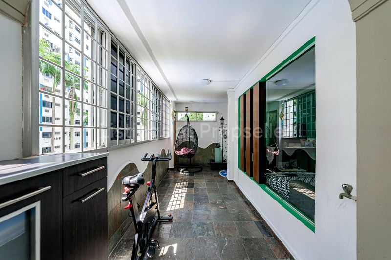 Jumbo HDB for Sale in 419 Woodlands Street 41 - Image 13
