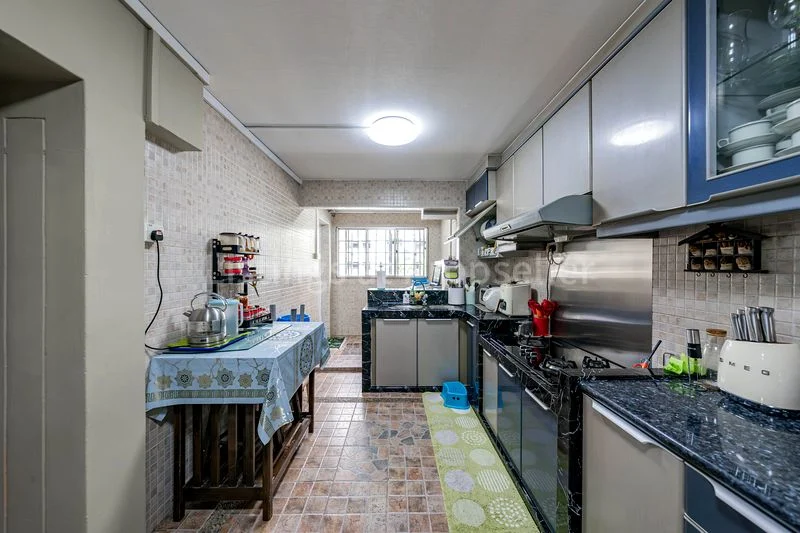 Jumbo HDB for Sale in 419 Woodlands Street 41 - Image 3