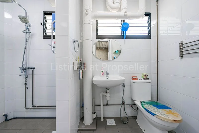 Jumbo HDB for Sale in 419 Woodlands Street 41 - Image 11