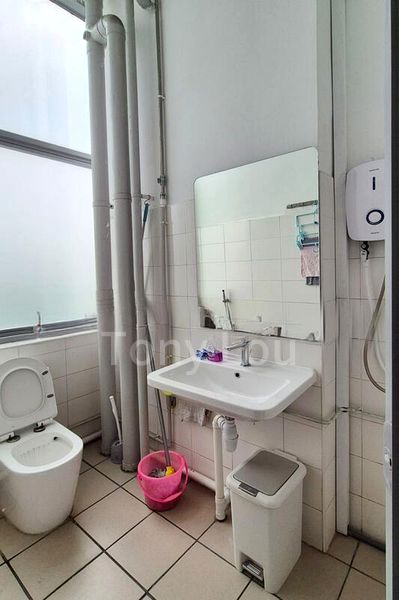 Light Industrial (B1) for Rent: Wcega Plaza - Image 8