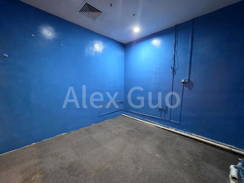 Golden Landmark: Retail Shop for Rent at 390 Orchard Road - Image 6