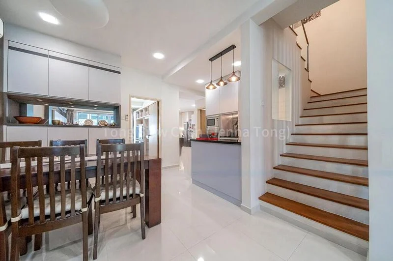 4 Bed Terraced House (Landed) for Sale in  Serangoon Avenue 3 - Image 3