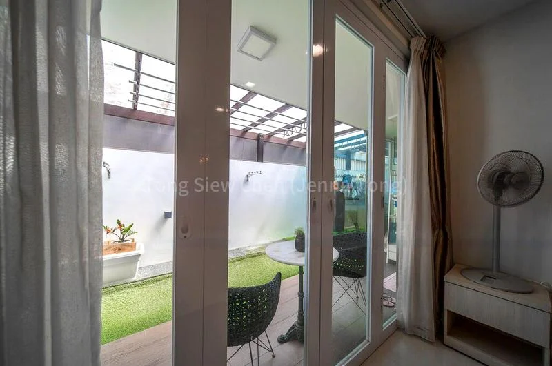 4 Bed Terraced House (Landed) for Sale in  Serangoon Avenue 3 - Image 9
