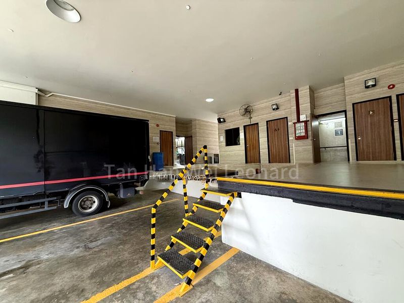Warehouse for Rent: Ground Floor, 9m Warehouse Near Tai Seng MRT for Lease - Image 1