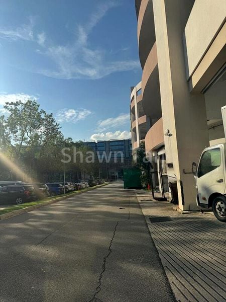 Light Industrial (B1) for Sale: Frontier Business Park, 7,000 SF Industrial Shop on 0.5 Acres, 1125 Frontier St. - Image 3