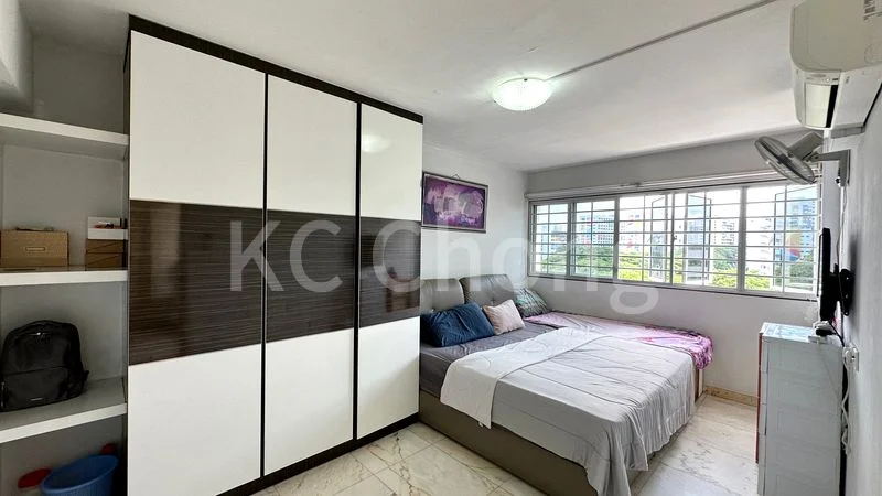 5 Room (5I) HDB for Sale in  124 Paya Lebar Way - Image 4