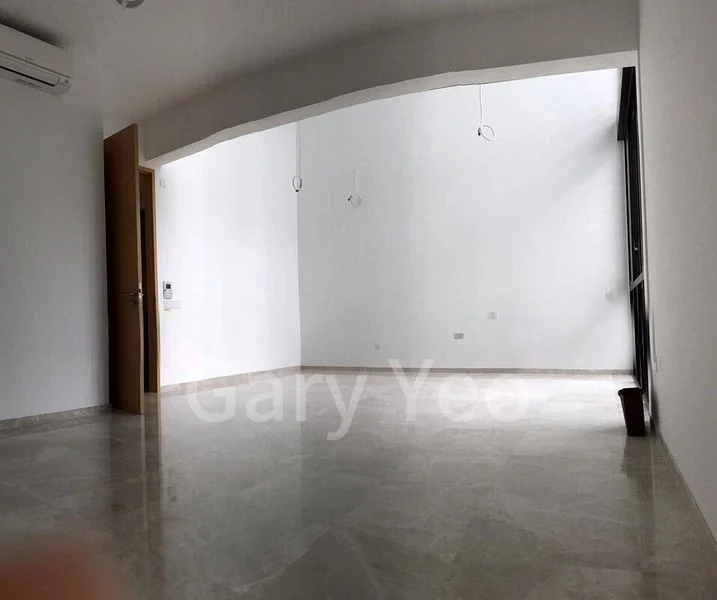 5 Bed Condo for Rent in  The Crest - Image 4
