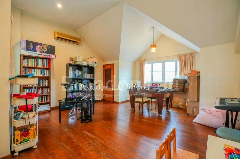 7 Bed Semi-Detached House (Landed) for Sale in  Thomson Garden Estate - Image 13