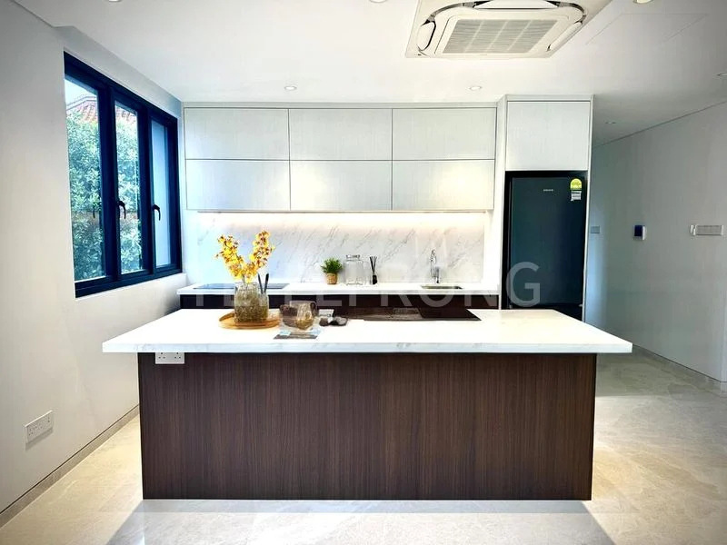 8 Bed Bungalow (Landed) for Sale in  Lucky Hill - Image 17