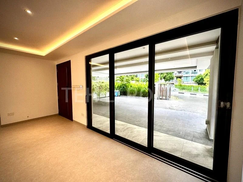 8 Bed Bungalow (Landed) for Sale in  Lucky Hill - Image 7