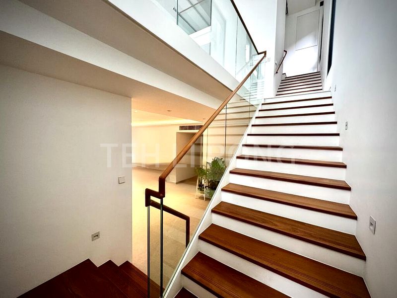 8 Bed Bungalow (Landed) for Sale in  Lucky Hill - Image 2