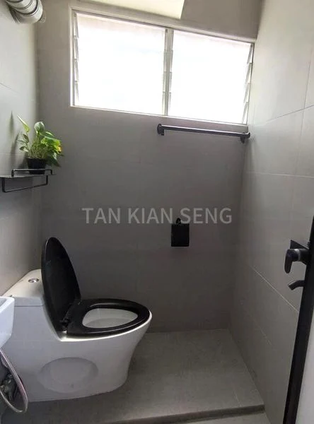 Common Room (HDB) for Rent in  449 Clementi Avenue 3 - Image 3