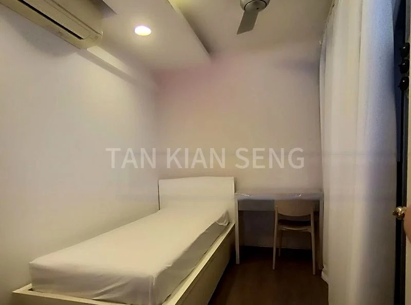 Common Room (HDB) for Rent in  449 Clementi Avenue 3 - Image 1