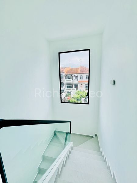 6 Bed Corner Terrace (Landed) for Sale in  Loyang Villas - Image 21
