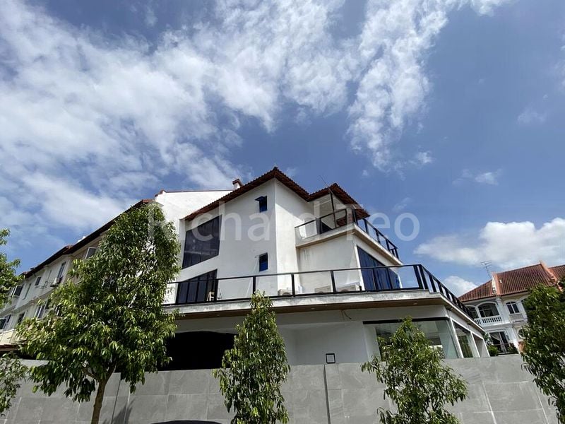 6 Bed Corner Terrace (Landed) for Sale in  Loyang Villas - Image 1