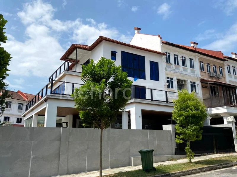 6 Bed Corner Terrace (Landed) for Sale in  Loyang Villas - Image 3