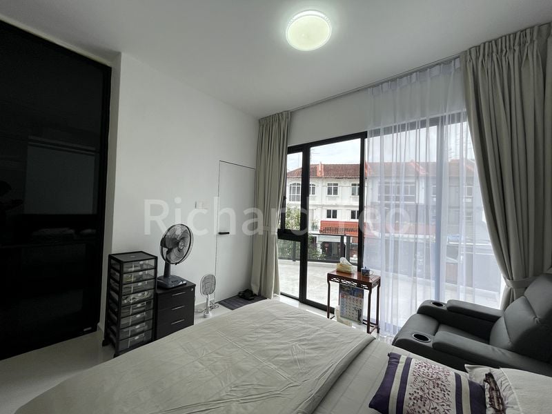 6 Bed Corner Terrace (Landed) for Sale in  Loyang Villas - Image 9