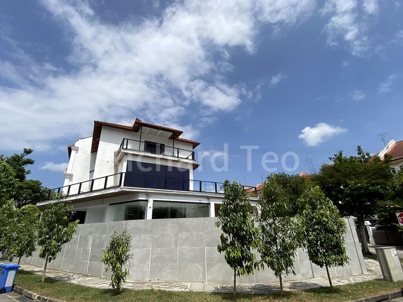 6 Bed Corner Terrace (Landed) for Sale in  Loyang Villas - Image 2